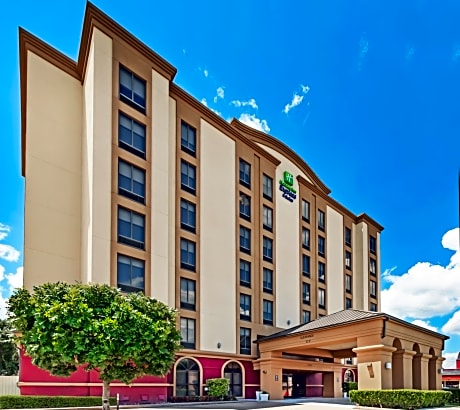 Holiday Inn Express & Suites Houston - Memorial Park Area, an IHG Hotel