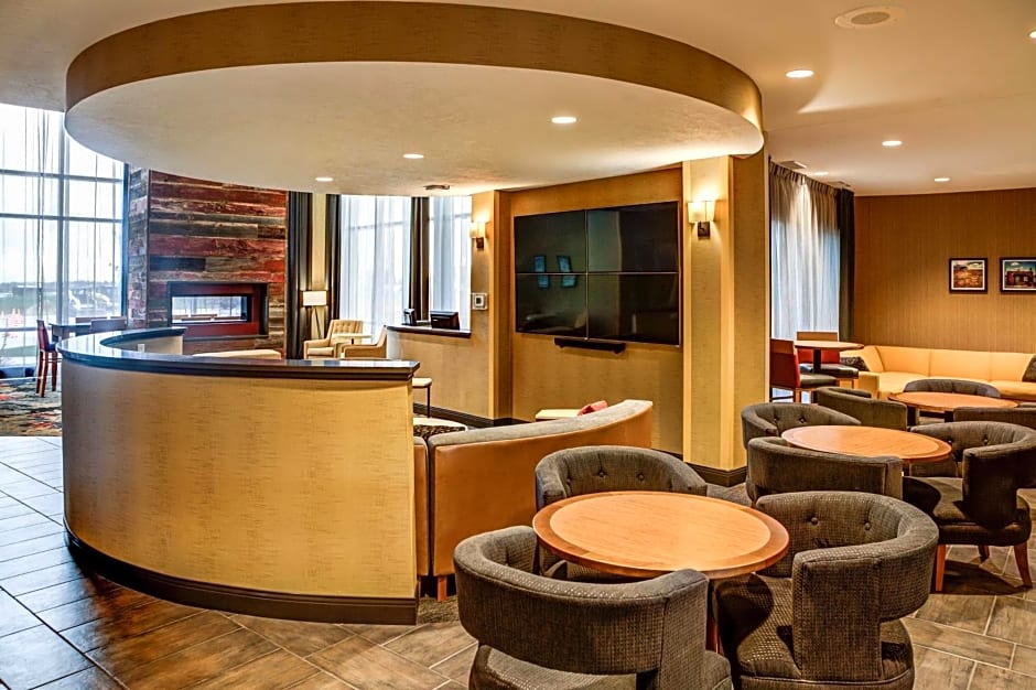 DoubleTree by Hilton West Fargo Sanford Medical Center Area