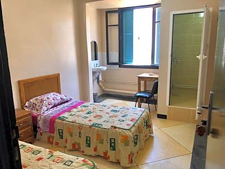 Economy Twin Room