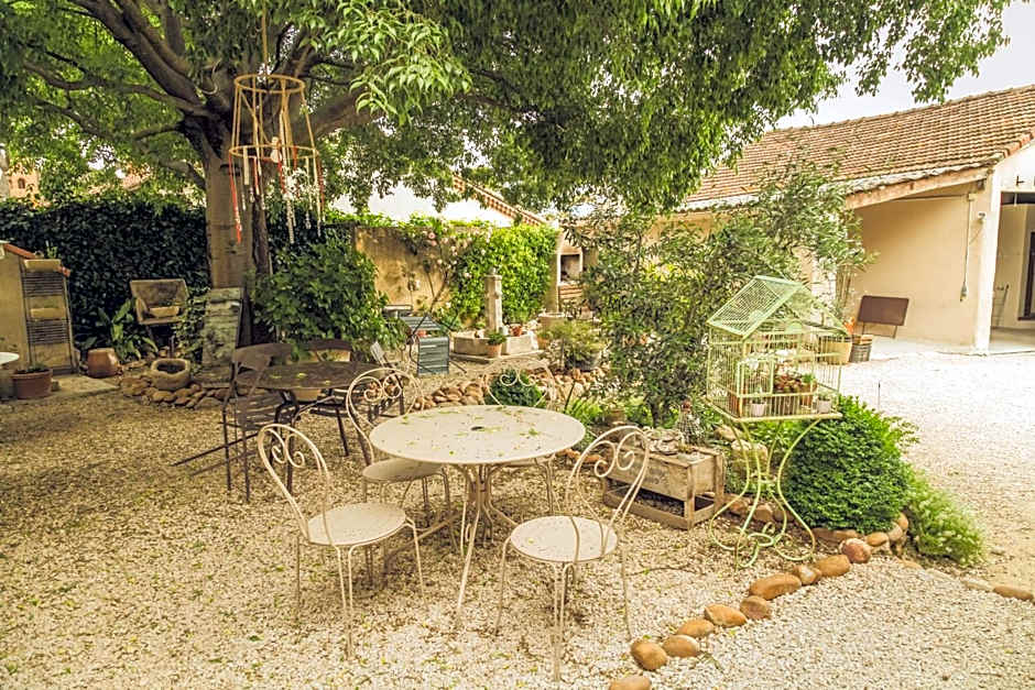 CHAMBRES D'HÔTES L'Oréliane en Provence Adults Only