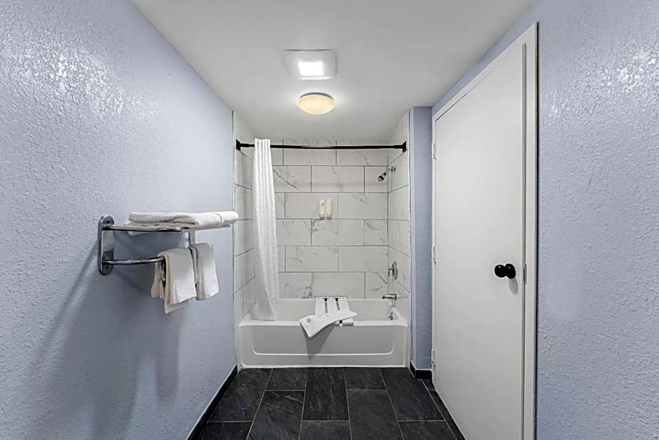 Econo Lodge Cranston - Providence