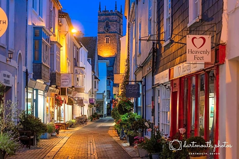 The Old Brasserie & Rooms @ no.8