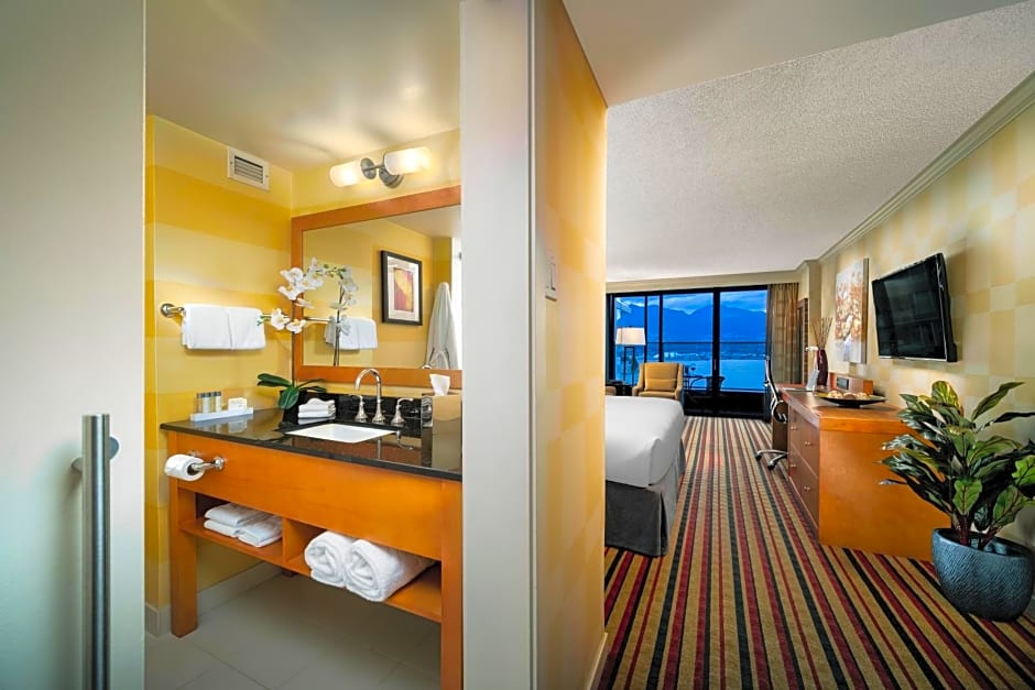 Pinnacle Hotel Harbourfront