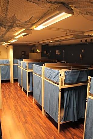 Bed in 28-Bed Mixed Dormitory Room 