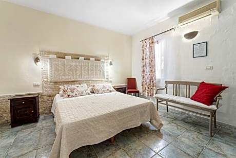 Triple Room with Garden View