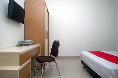 RedDoorz near Stasiun Solo Balapan 3