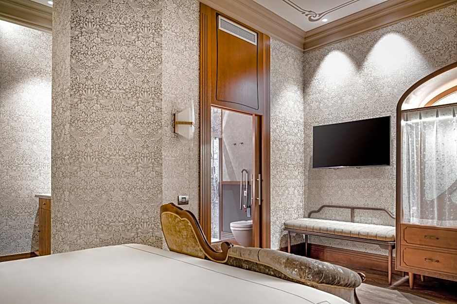 Palacio Santa Clara, Autograph Collection