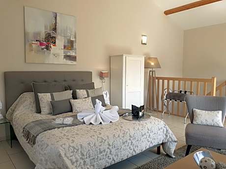 Superior Apartment - Split Level - 1 bedroom ( 2 - 4 adutls)