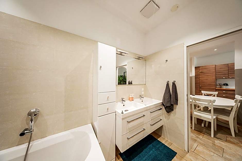 Nice Central City Room