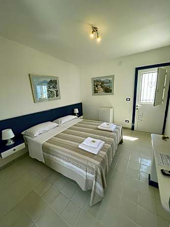 Bungalow - Beach Front (2 Adults)