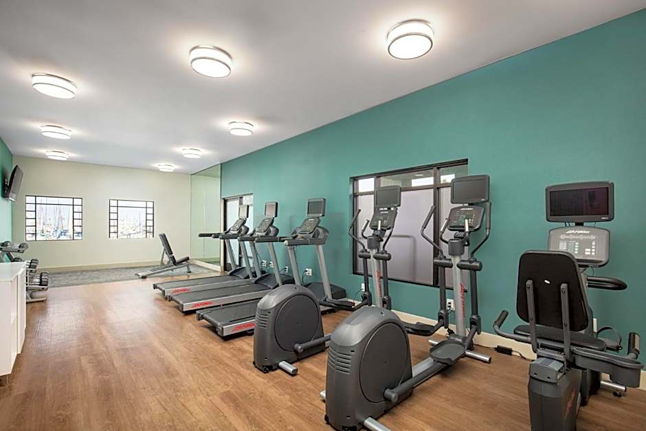 Holiday Inn Express Hotel & Suites Ventura Harbor By IHG