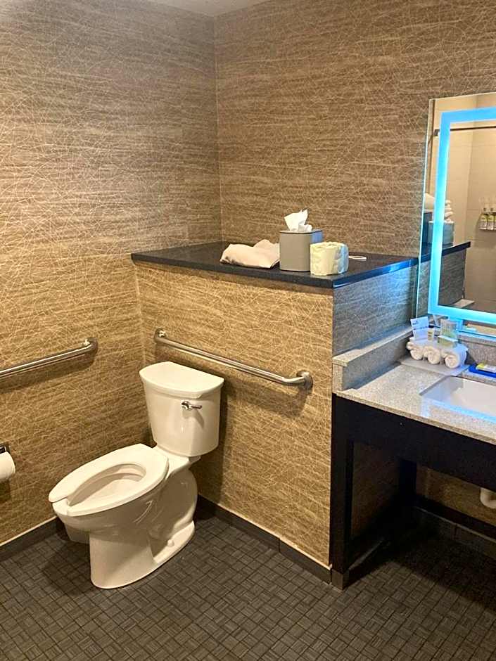 Holiday Inn Express & Suites Peekskill-Lower Hudson Valley By IHG