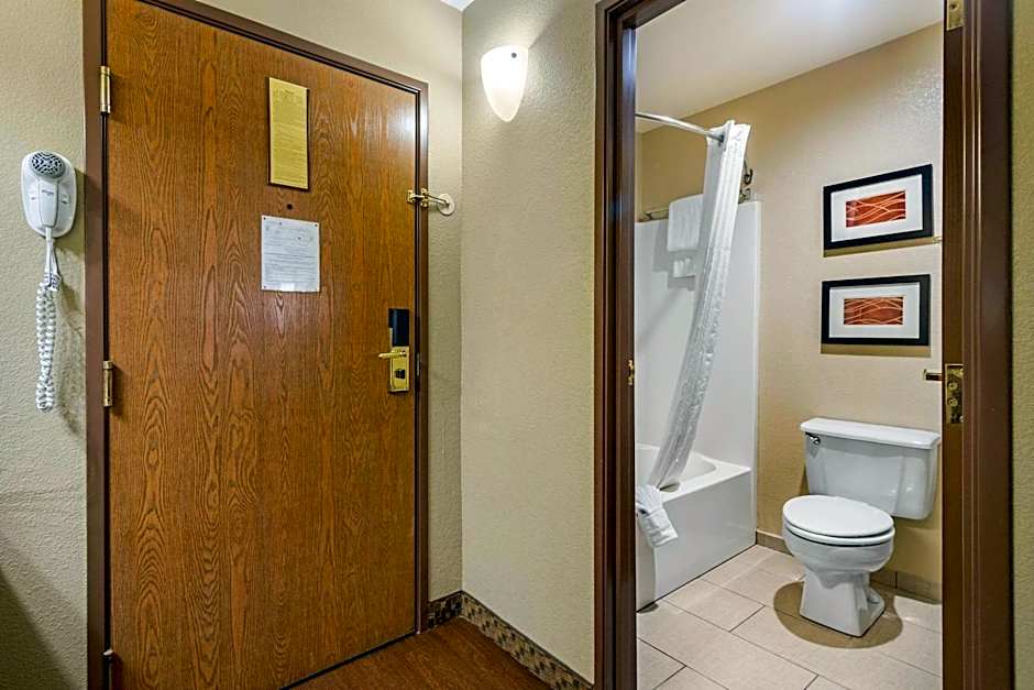 Comfort Inn & Suites Springfield I-44