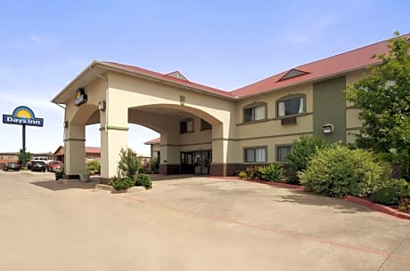 Days Inn by Wyndham Childress