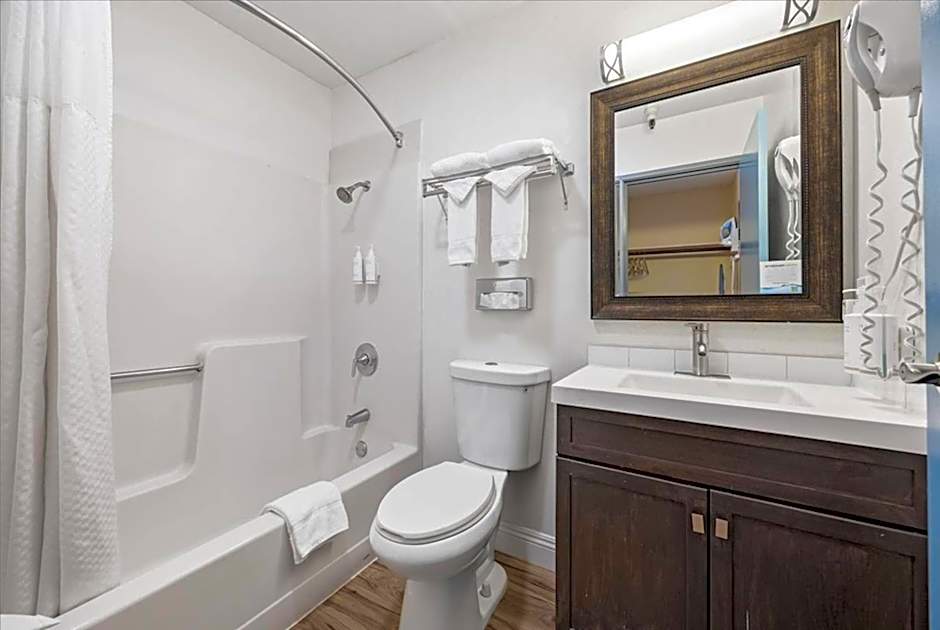 Days Inn by Wyndham Woodland