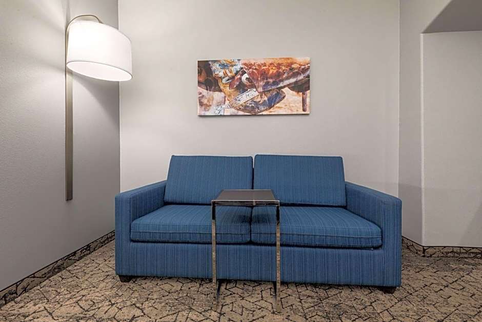 La Quinta Inn & Suites by Wyndham Mcalester