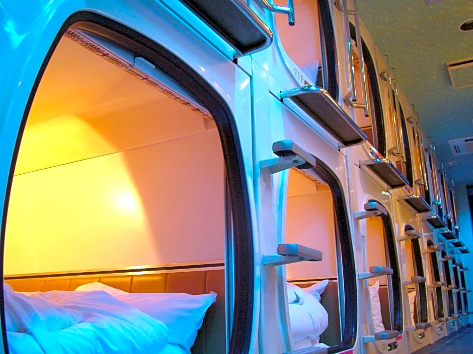 Capsule Inn Shimbashi - Men Only