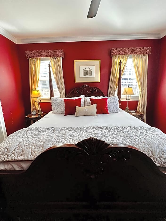 Almondy Inn Bed & Breakfast