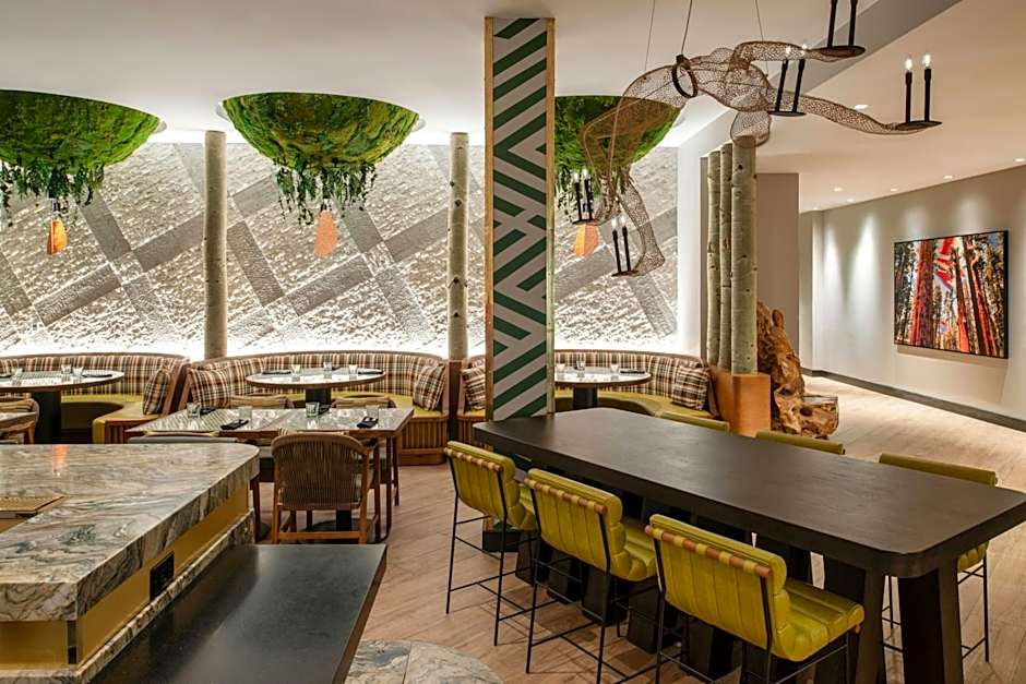 Hotel Paradox, Autograph Collection