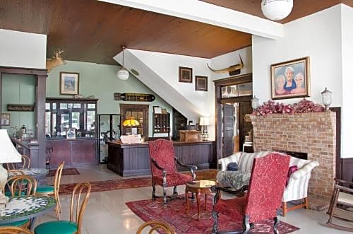 Riverview Hotel