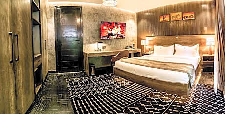 Deluxe Double Room (2 Adults + 1 Child)