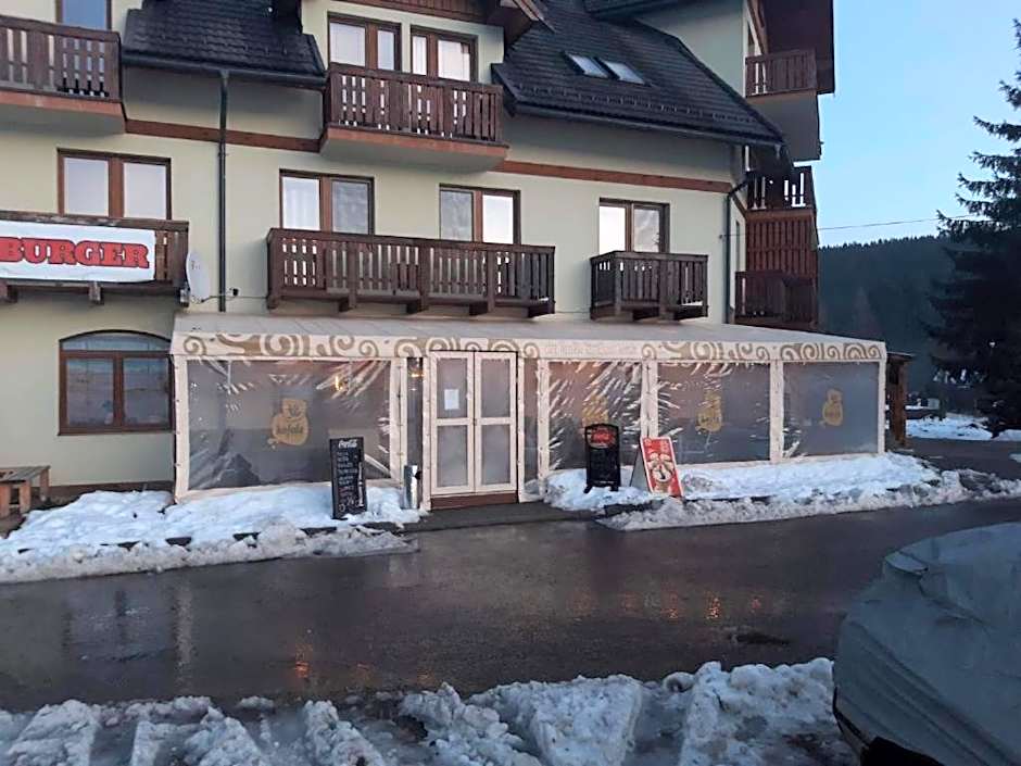 Apartment House Kamzík 9