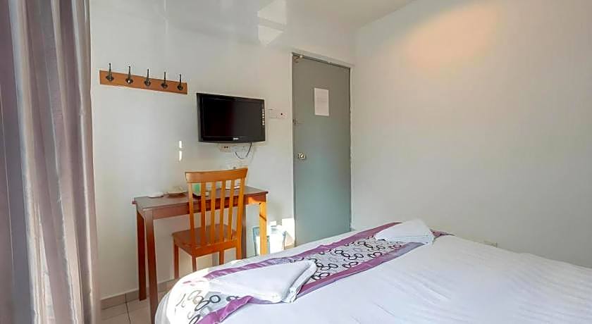 OYO 89874 Gs Golden Star Hotel