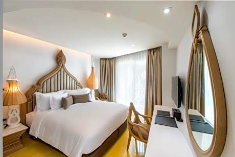 Deluxe Room with Balcony