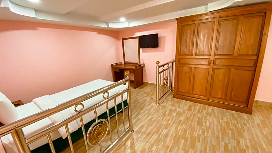 A.A. Pattaya Golden Beach Hotel