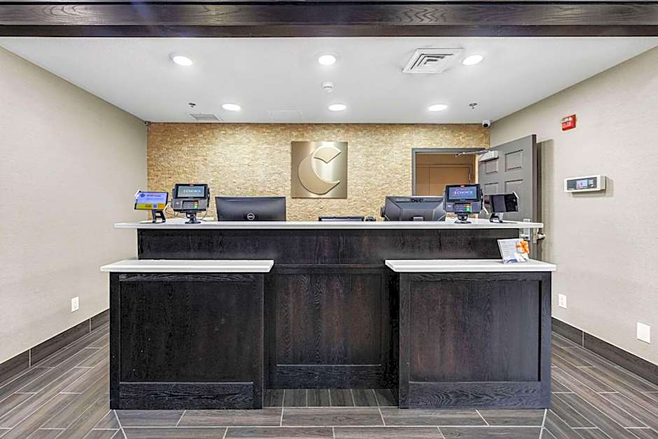 Comfort Inn & Suites Logan Near University