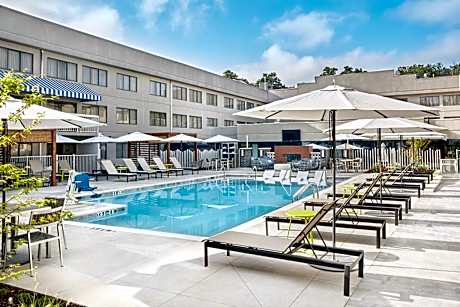 DoubleTree By Hilton Guest Suites Nashville Airport