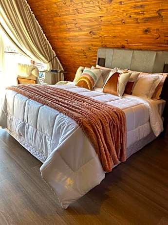 Queen Suite with Spa Bath