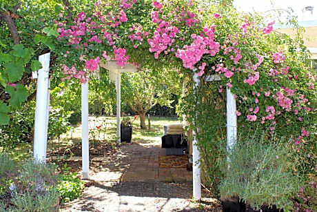 Bellamona Cottage Longford