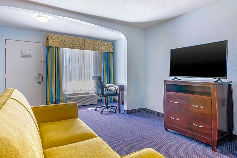 Quality Inn Sarasota North Near Lido Key Beach