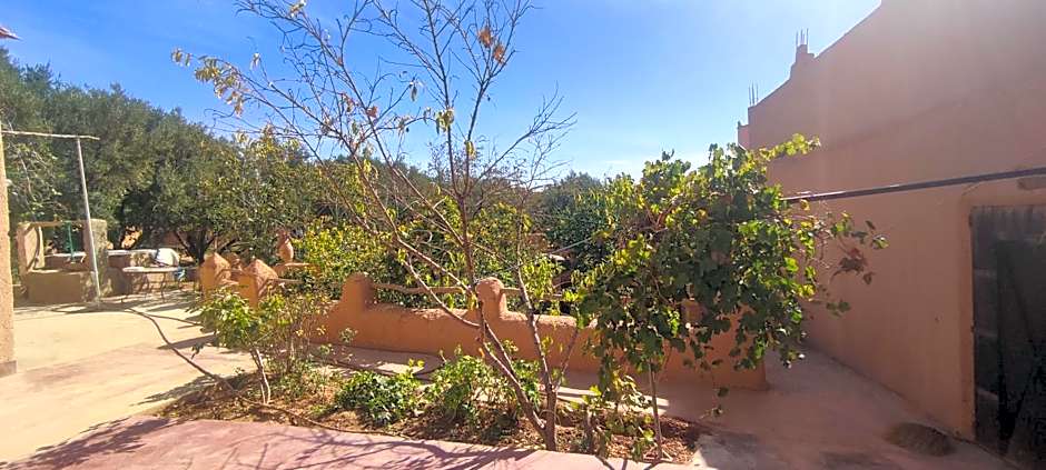 ECOLODGE MISS ROSE CHEZ LA FAMILLE