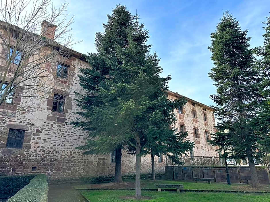 Hotel y Albergue Real Fabrica de Ezcaray