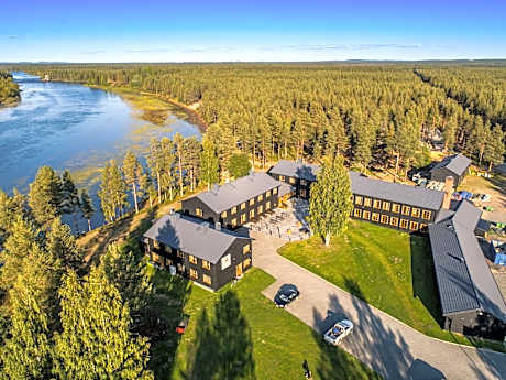 Arctic River Lodge