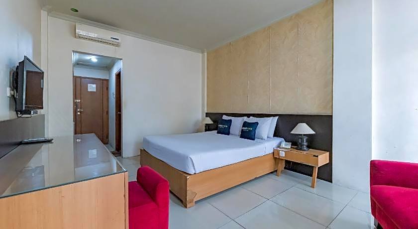 Urbanview Hotel Crown Tasikmalaya by RedDoorz