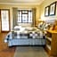 Treetops Guesthouse