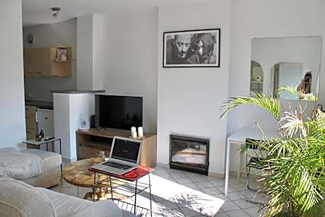 City Escape - Terrace & Guillemins Proximity