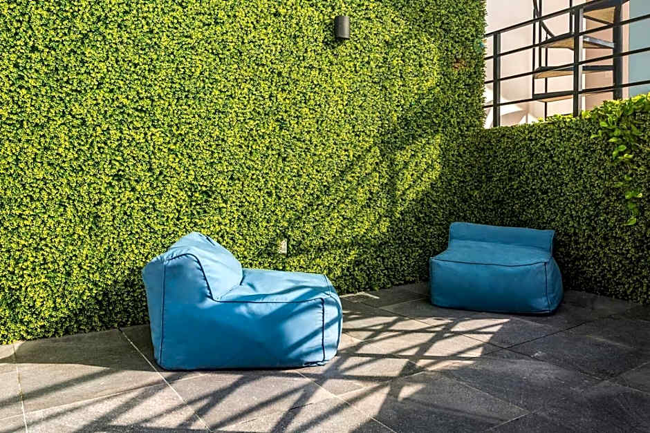 The Boat Condo by Andiani Travel