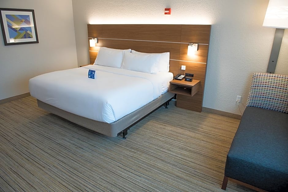 Holiday Inn Express and Suites Dayton Southwest By IHG