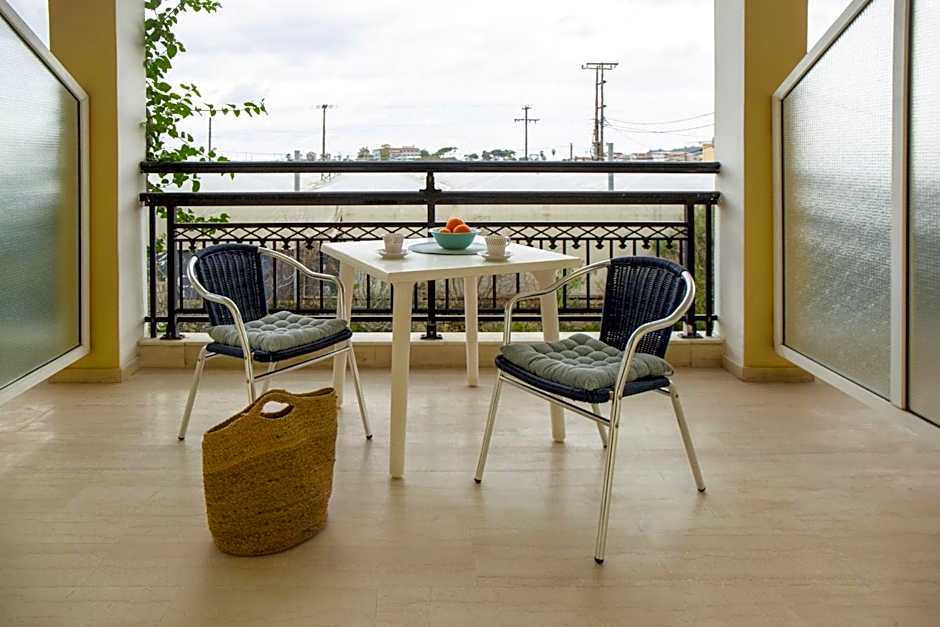 Searocco Studios & Apartments - Close to Alykes Center, by ZanteWize