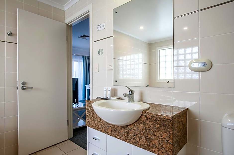 Marina Hotel and Apartments