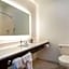 Holiday Inn Express Hotel & Suites Bedford By IHG