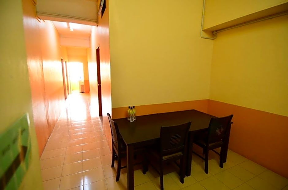 OYO 90593 Hotel Bajet Gaya Warisan