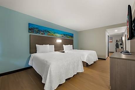 Suite with Two Double Beds Smoke Free