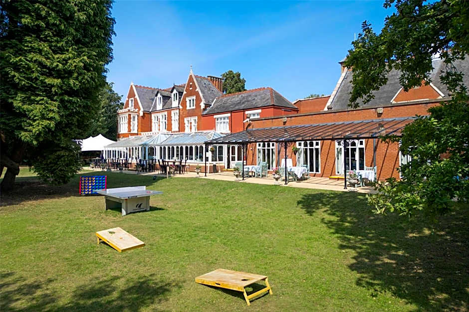 DoubleTree by Hilton St. Anne's Manor