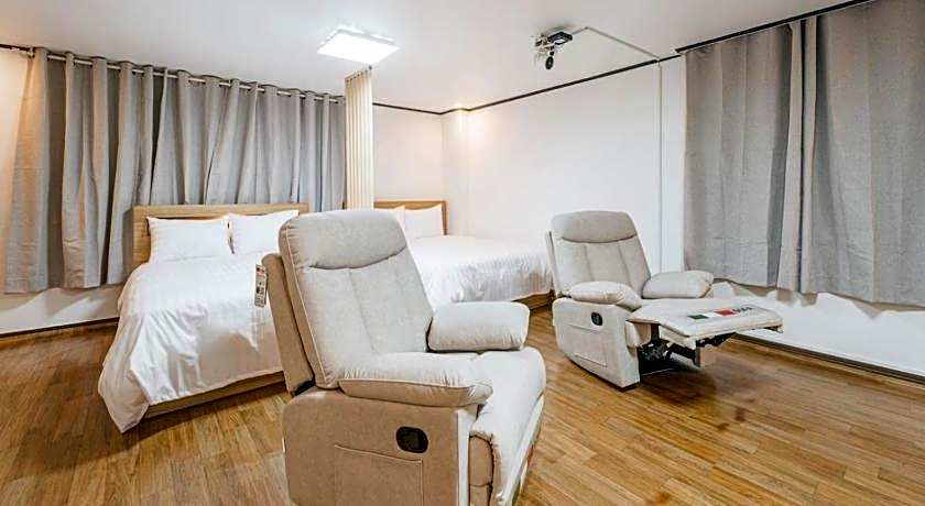 The Oakra Hotel