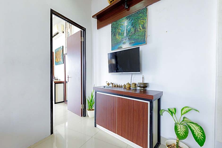 Urbanview SRB Near Mall Ciputra Cibubur